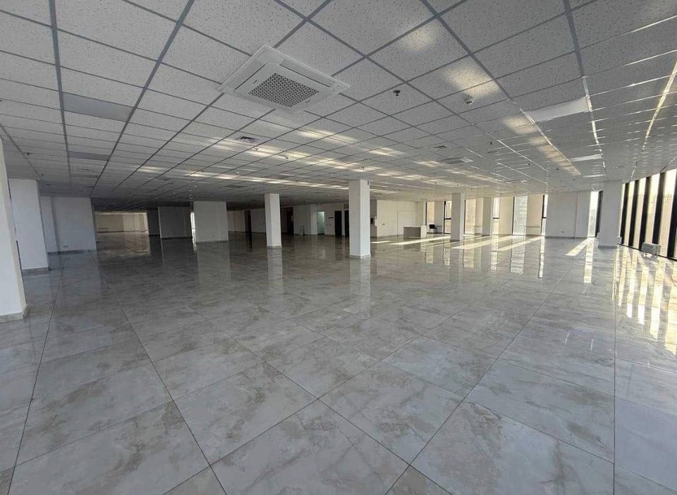 Makhsumkuli ko'chasida tijorat binosi ijaraga beriladi