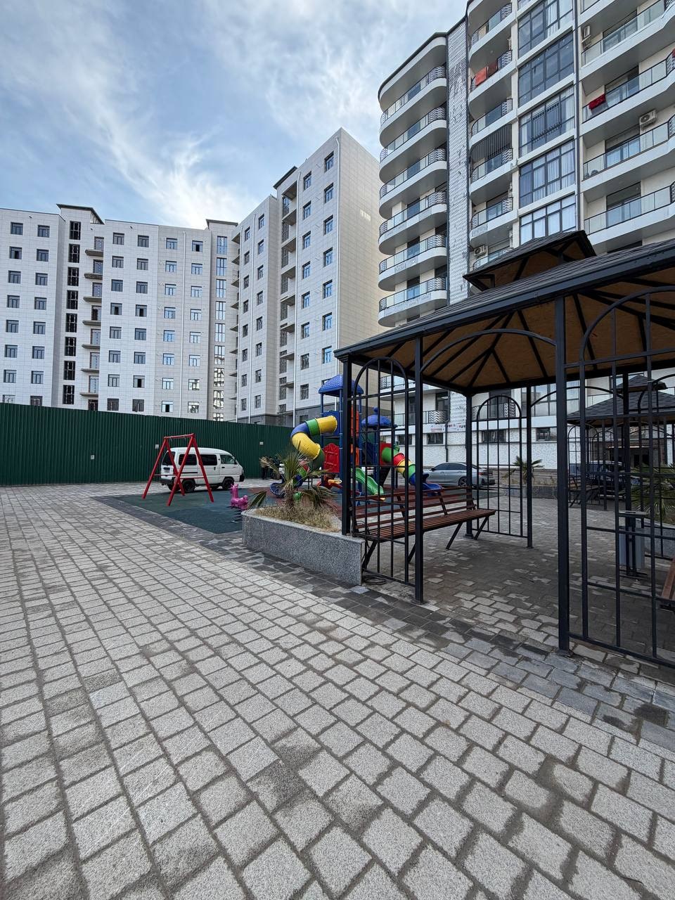 Продается квартира в ЖК Shahriobod