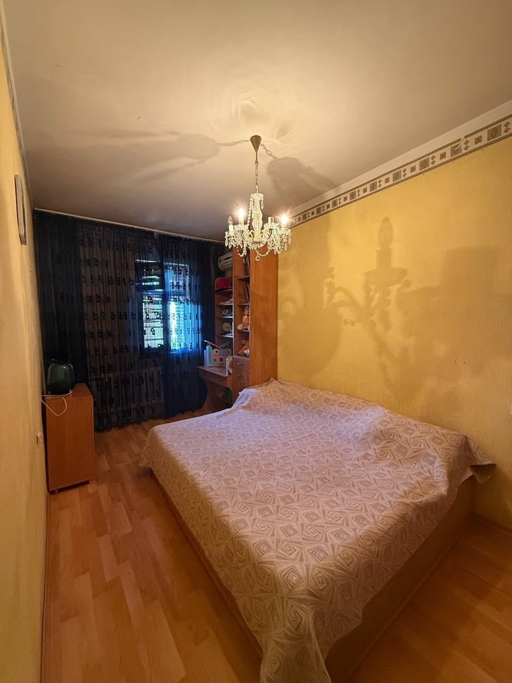 Sotiladi 3 xonali kvartira S.Azimova