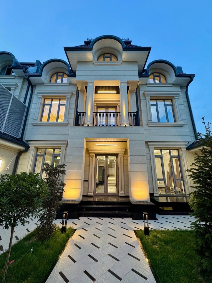 Mansion with pool in prestigious Tsiolkovsky district — for comfortable and status living