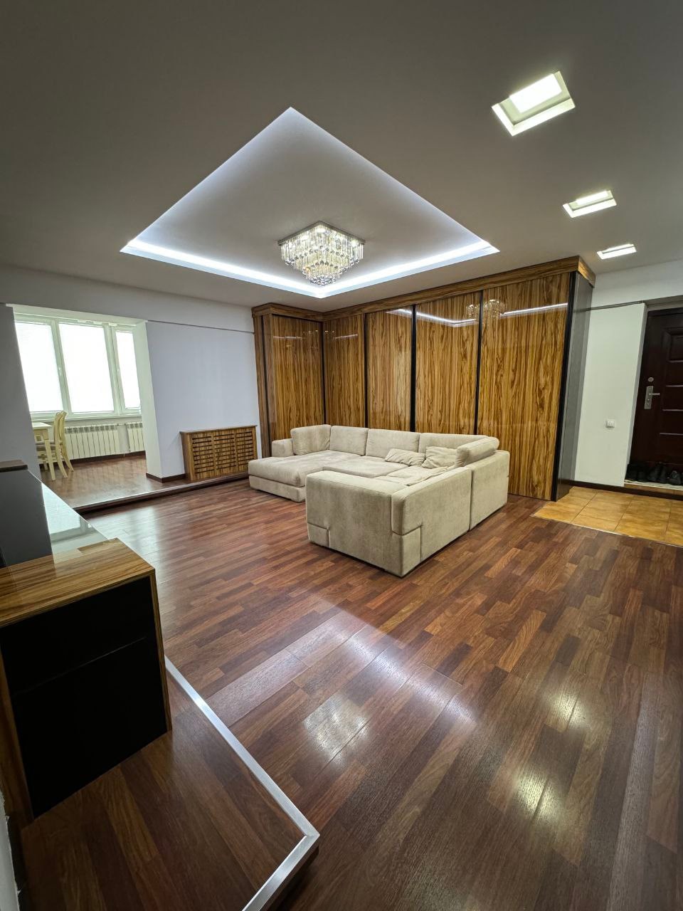 4-room apartment on Sadyk Azimov Street