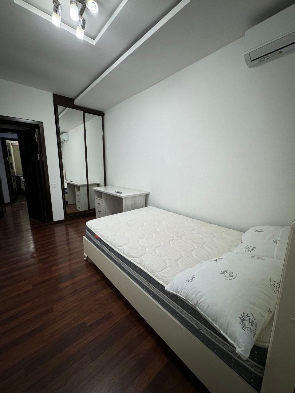 4-room apartment on Sadyk Azimov Street