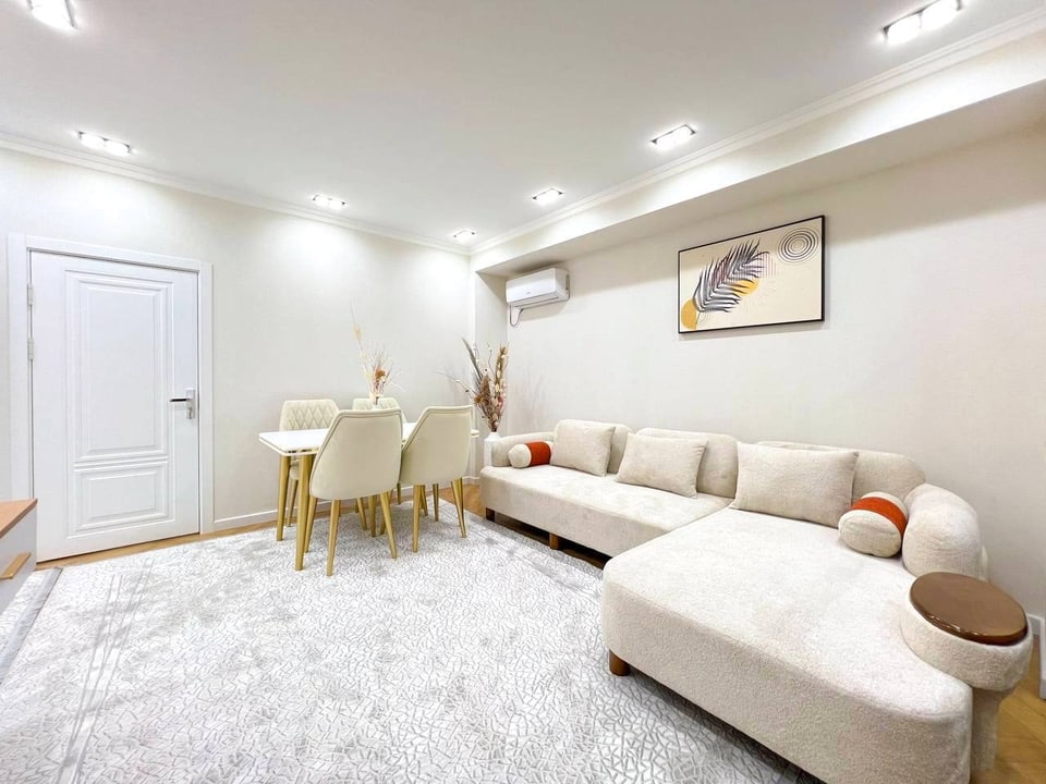 BIY 3-room apartment in a new building, Salom teahouse