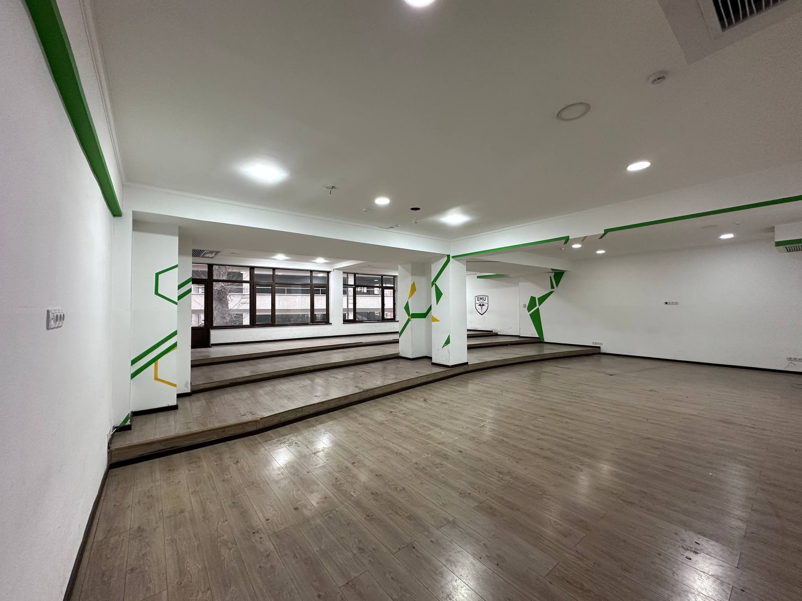 Premium commercial building for rent
