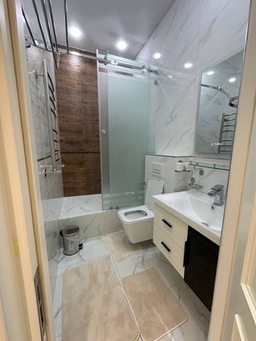 3-room apartment on the semi-basement floor