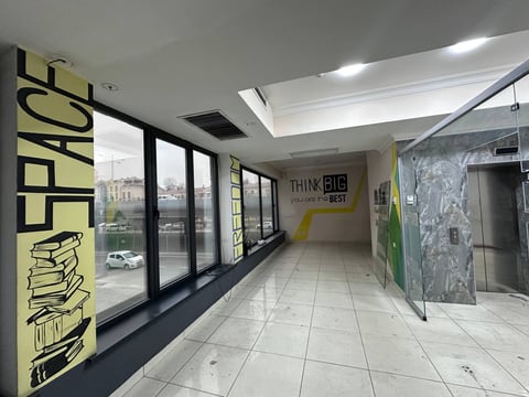 Premium commercial building for rent