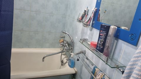 Продается своя квартира центре Ташкента метро Шахристан Юнусабаде 3/3/4 кирпичный