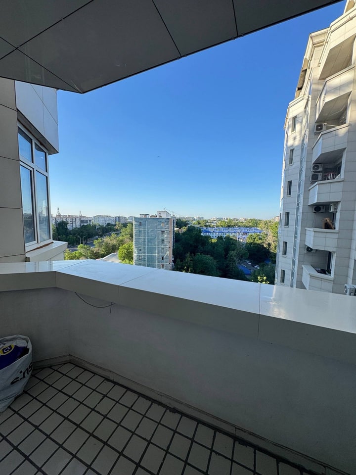 2-room apartment in Megapolis residential complex