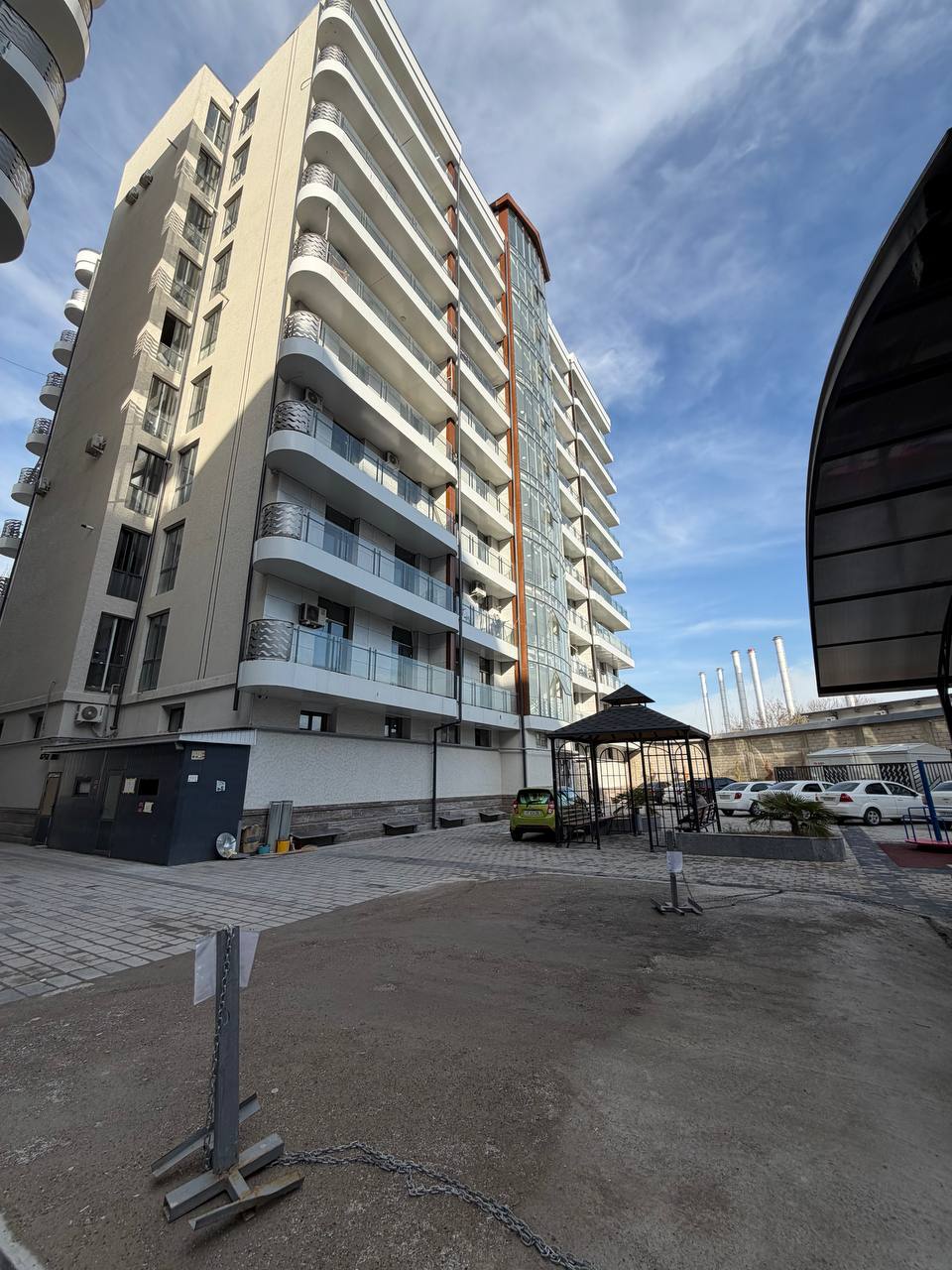 Продается в новостройке ЖК Shahriobod 3х комнатная