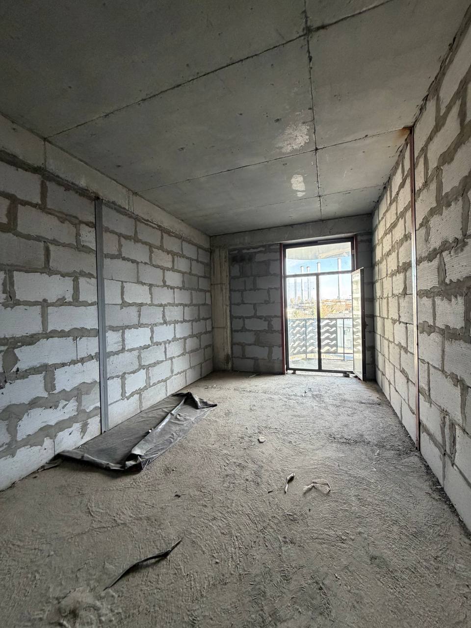 Продается в новостройке ЖК Shahriobod 3х комнатная