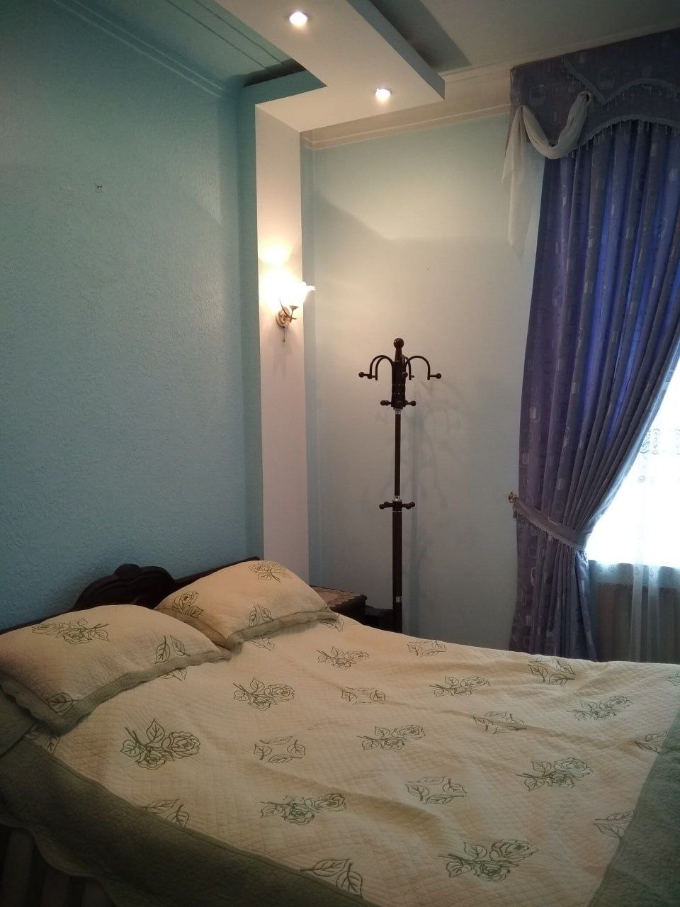 Продаётся 4-комнатная квартира в Яккасарайском районе