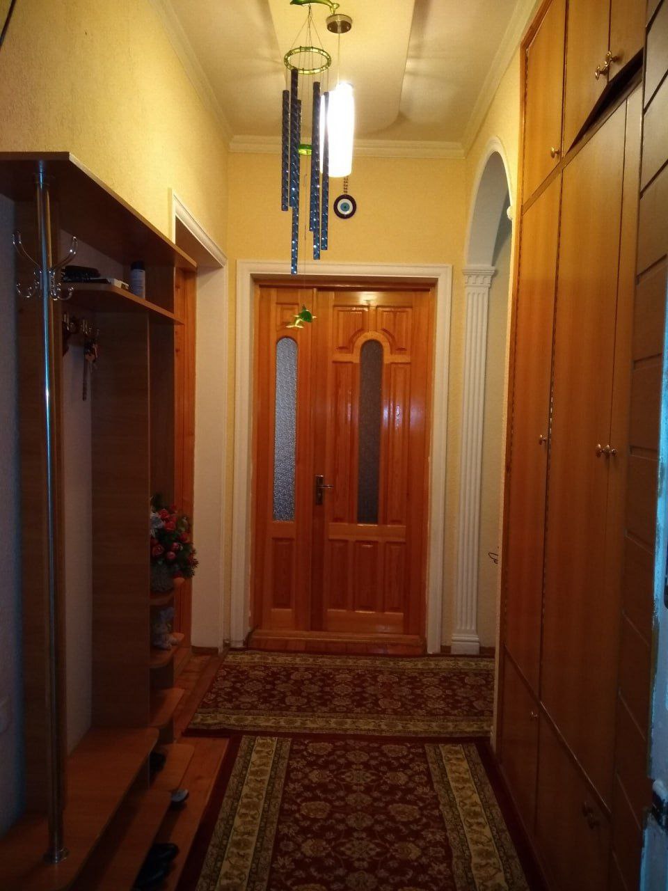 Продаётся 4-комнатная квартира в Яккасарайском районе