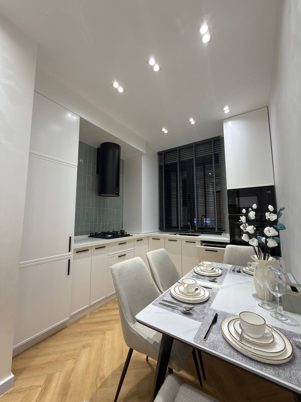 3-комнатная квартира с мебелью и техникой в ЖК Muhtasham, Алайский