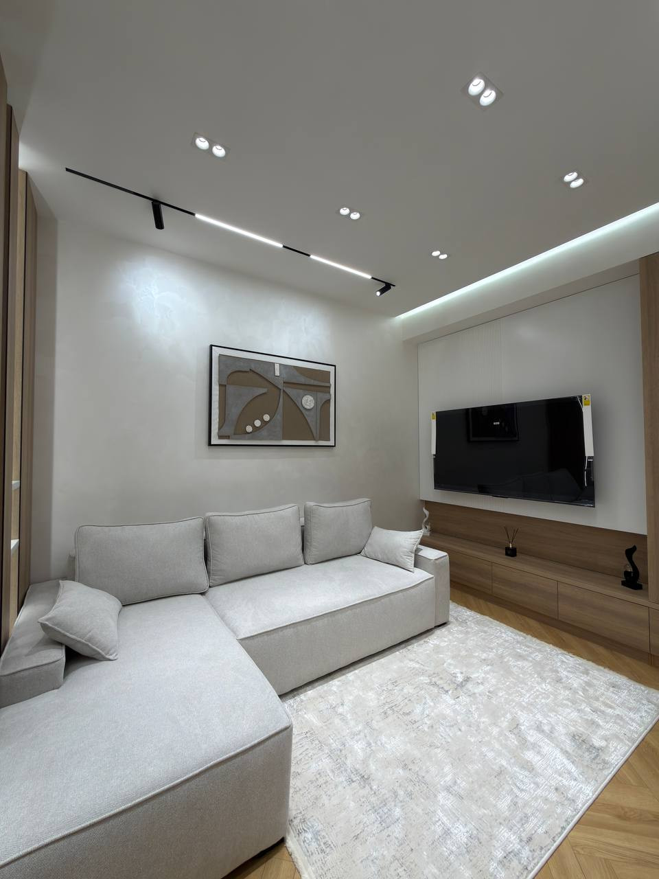 3-комнатная квартира с мебелью и техникой в ЖК Muhtasham, Алайский