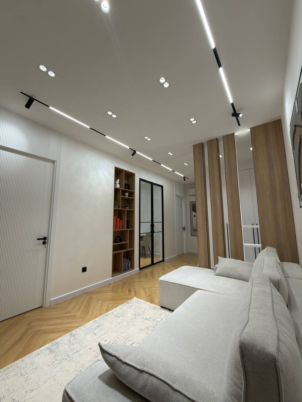 3-комнатная квартира с мебелью и техникой в ЖК Muhtasham, Алайский