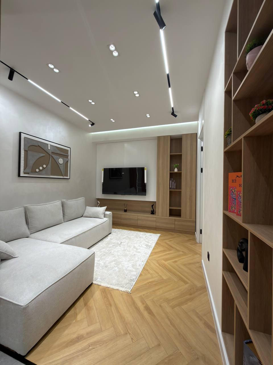 3-комнатная квартира с мебелью и техникой в ЖК Muhtasham, Алайский