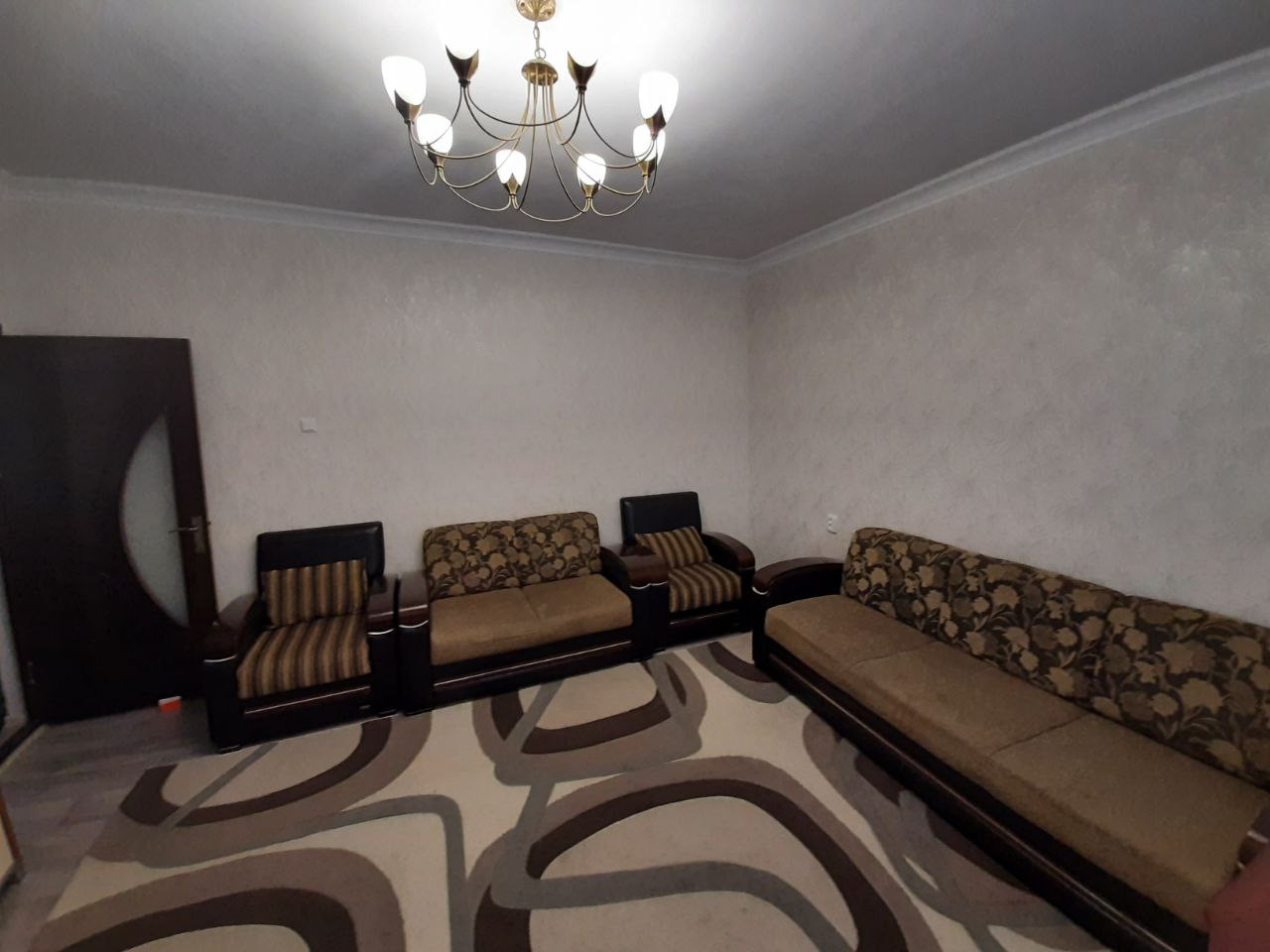 ПРОДАЁТСЯ 2-КОМНАТНАЯ КВАРТИРА ул. Мавлоно Риёзи (Паркенский)