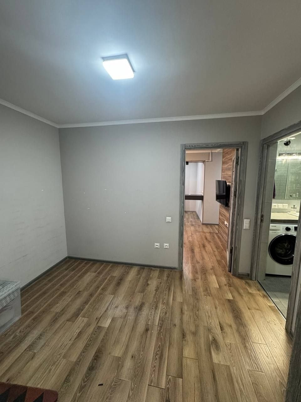 5TH QUARTER 2-ROOM APARTMENT WITH EURO RENOVATION