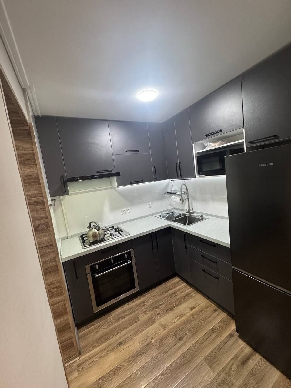 5TH QUARTER 2-ROOM APARTMENT WITH EURO RENOVATION