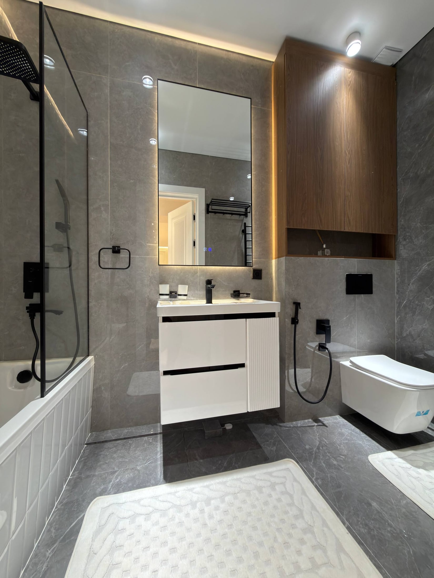 росторная 4-комнатная квартира с отдельной кухней в современном жилом комплексе Poytaxt Residence