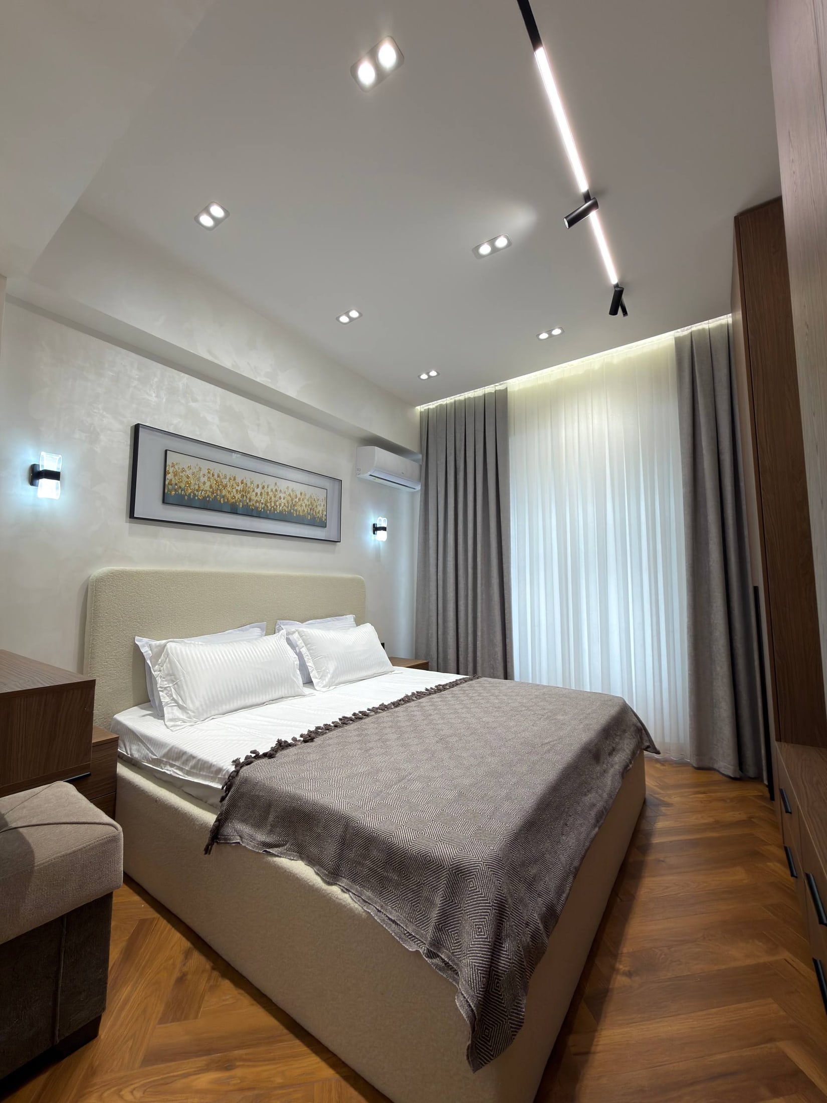 росторная 4-комнатная квартира с отдельной кухней в современном жилом комплексе Poytaxt Residence