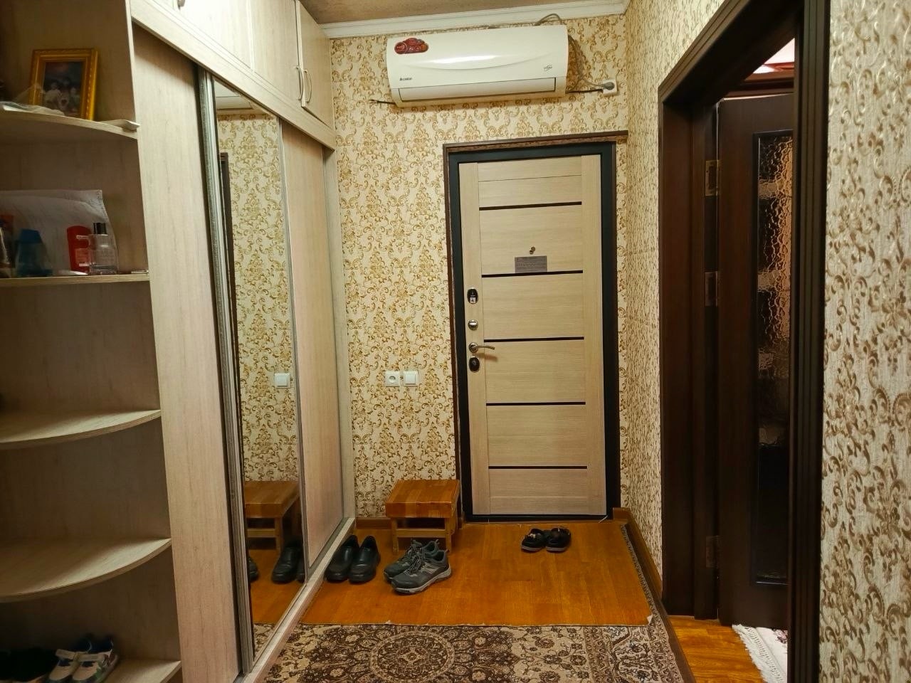 Apartment 3/5/5 Kadysheva 71 sq m