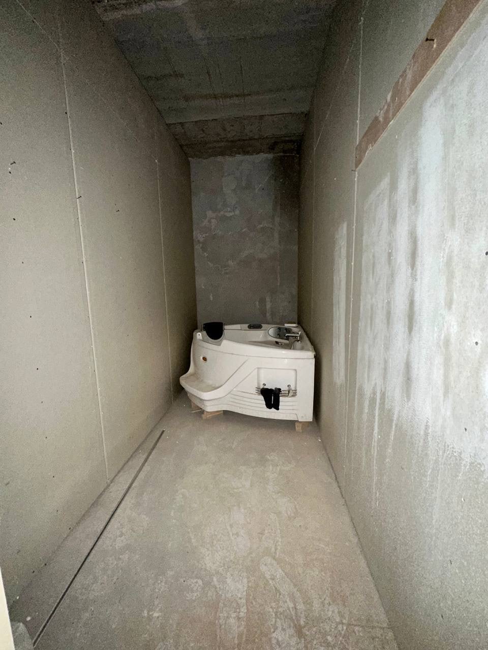 4 xonali kvartira. Korobka