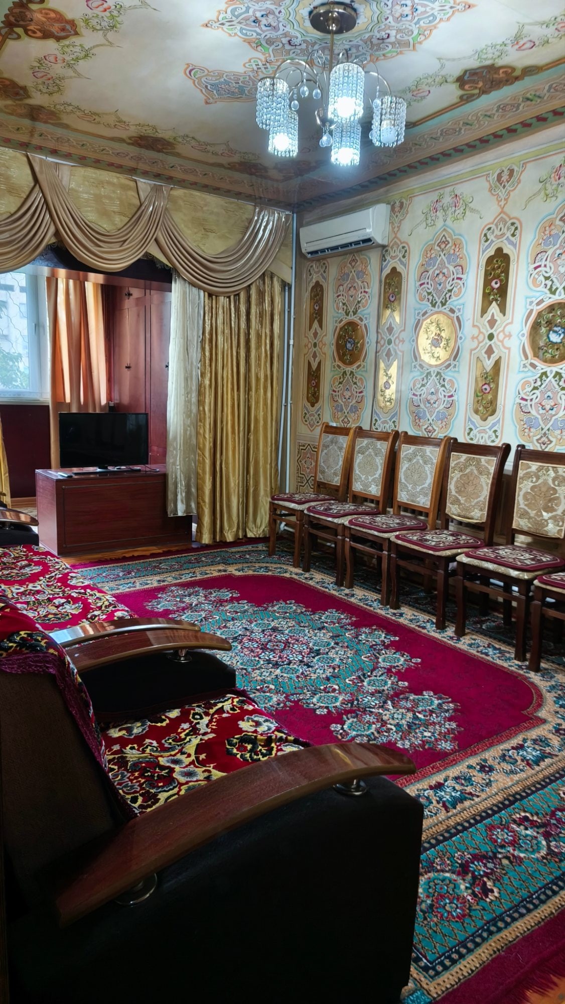 Rent 3/2/4 Nafosat St., near Muqimiy St.