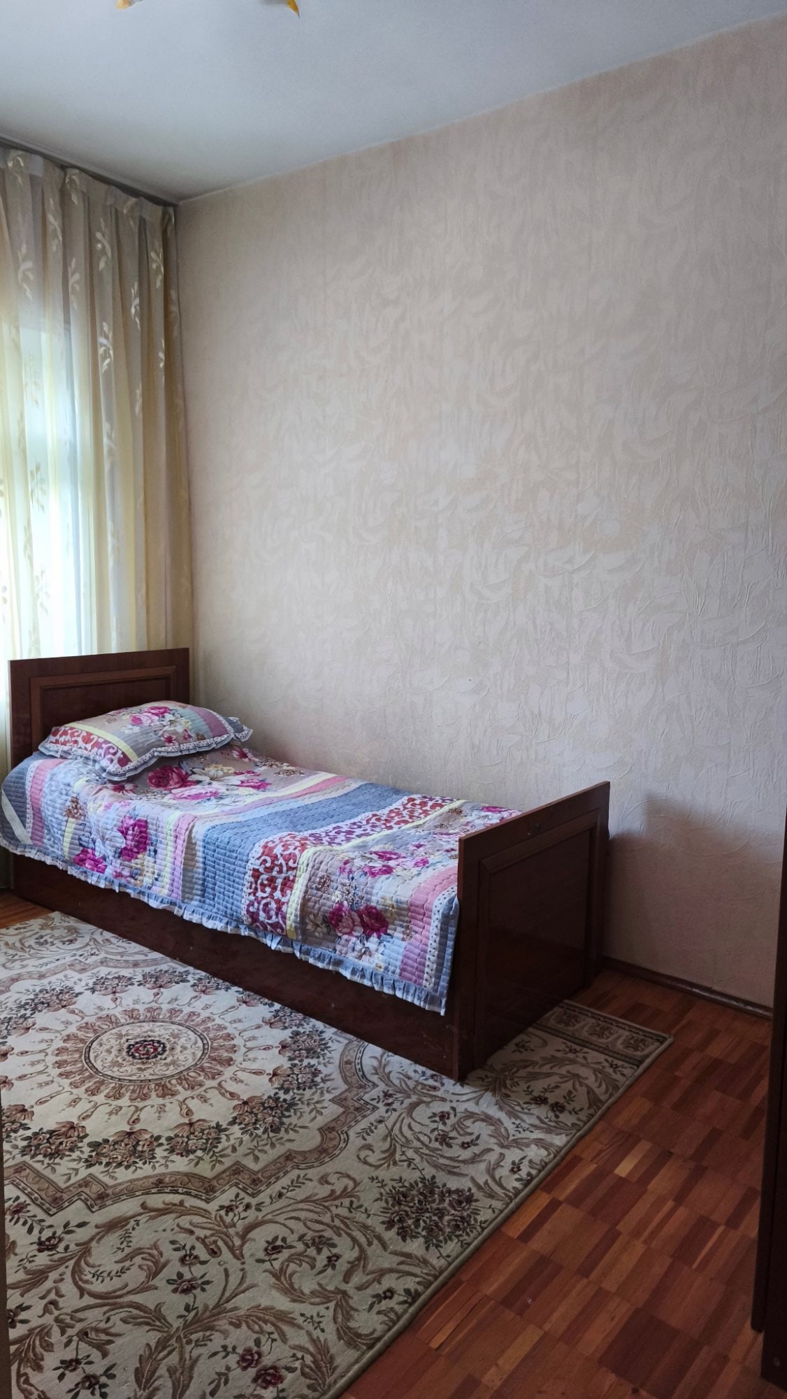 Rent 3/2/4 Nafosat St., near Muqimiy St.