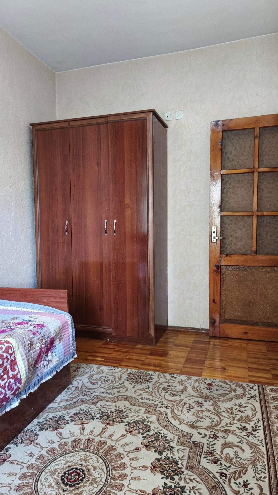 Rent 3/2/4 Nafosat St., near Muqimiy St.