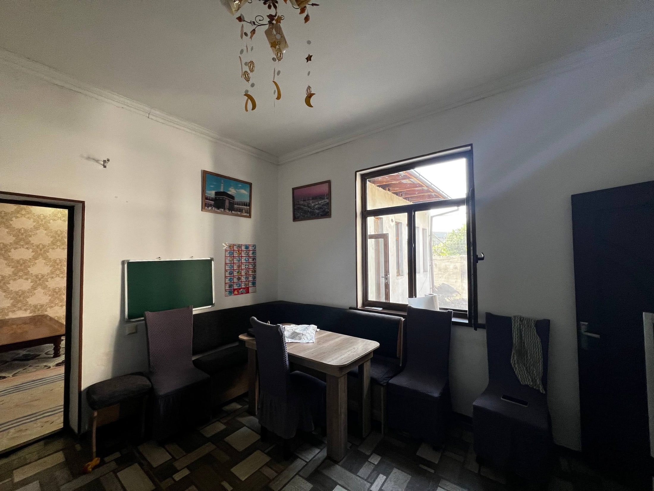 6-room house