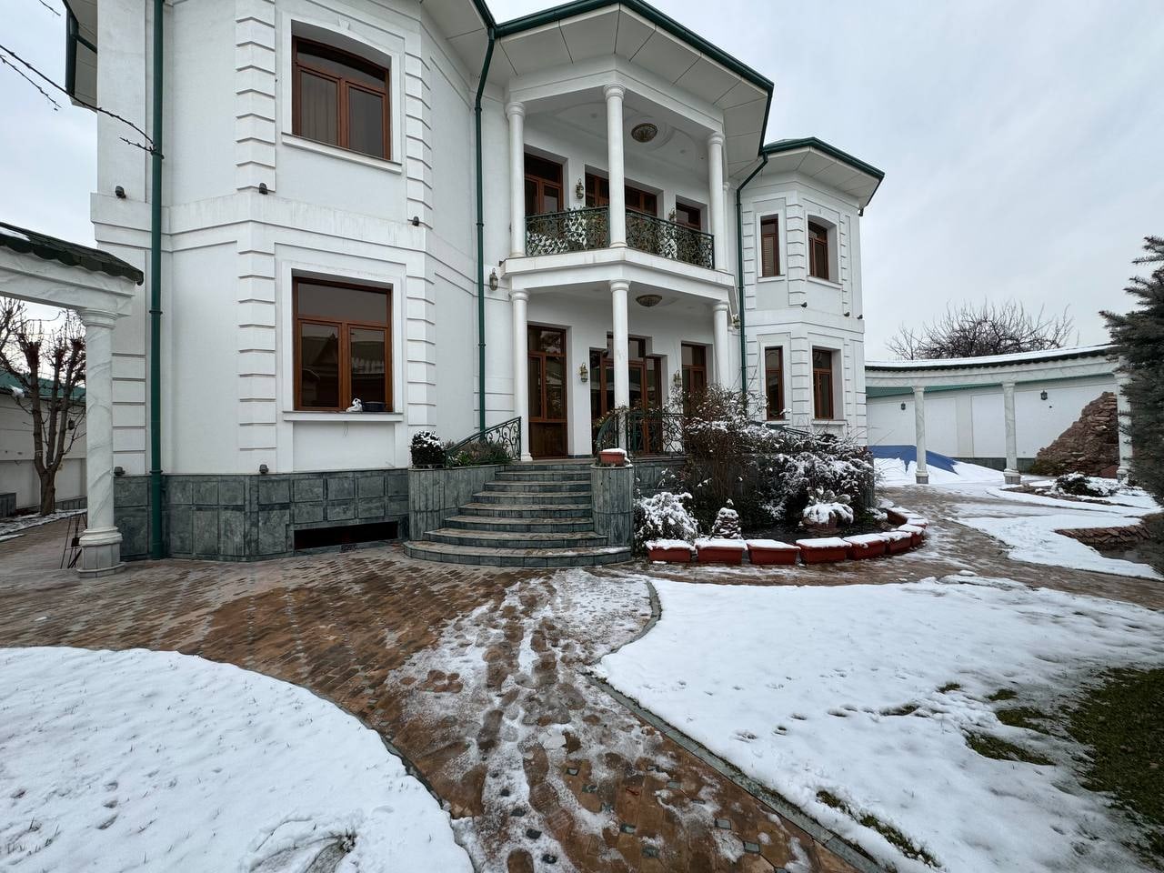 Продается Резиденция Два Дома, 1140 м2, 20 сот, центр Луначарского