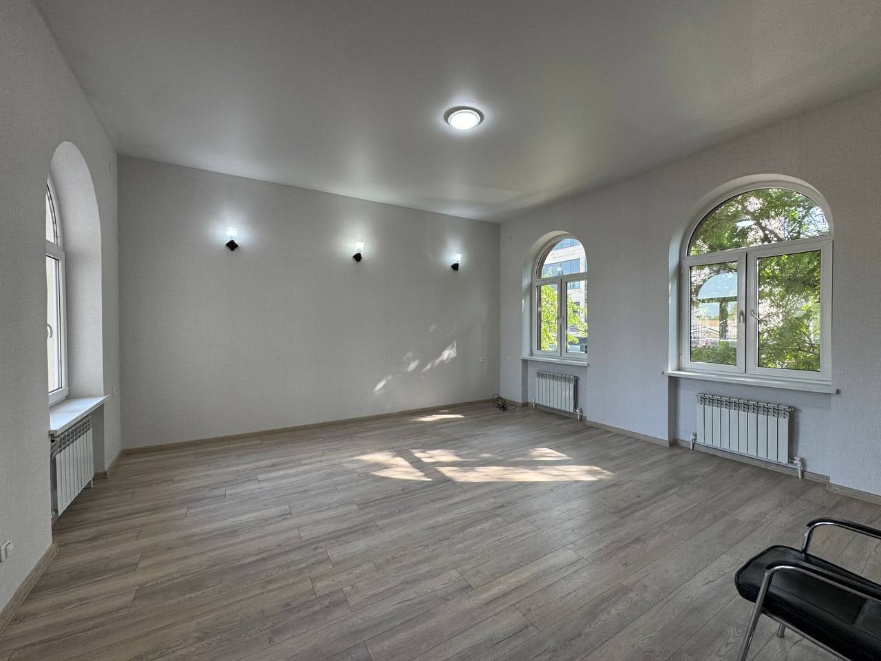Сдается в аренду Офис 200 м2, Глинка, 8 роддом