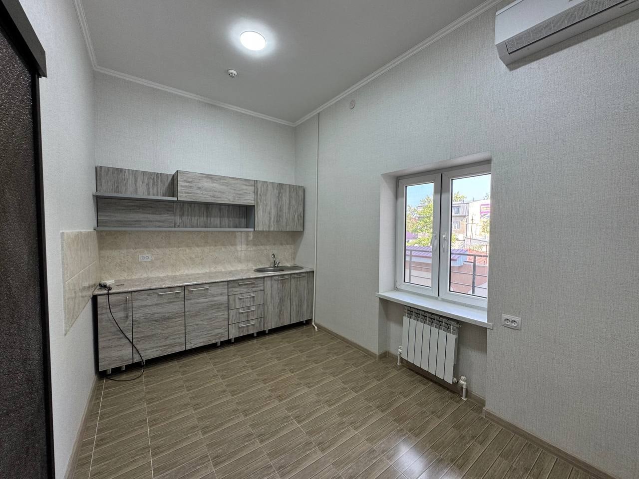 Сдается в аренду Офис 200 м2, Глинка, 8 роддом