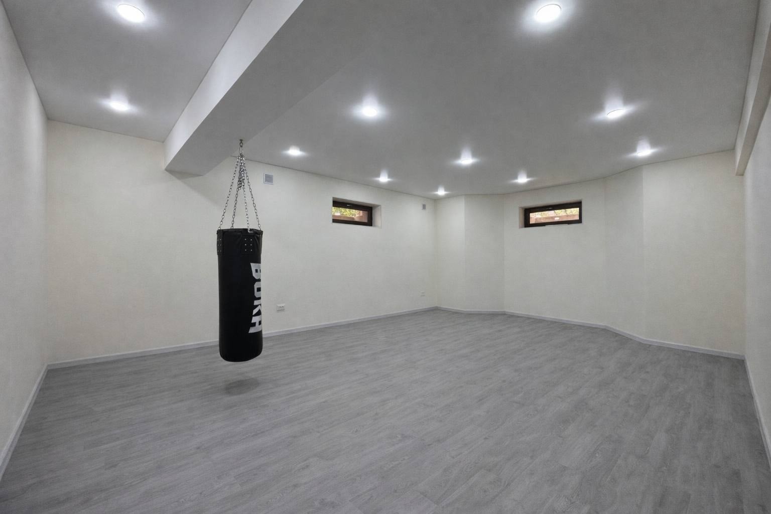 15-room house