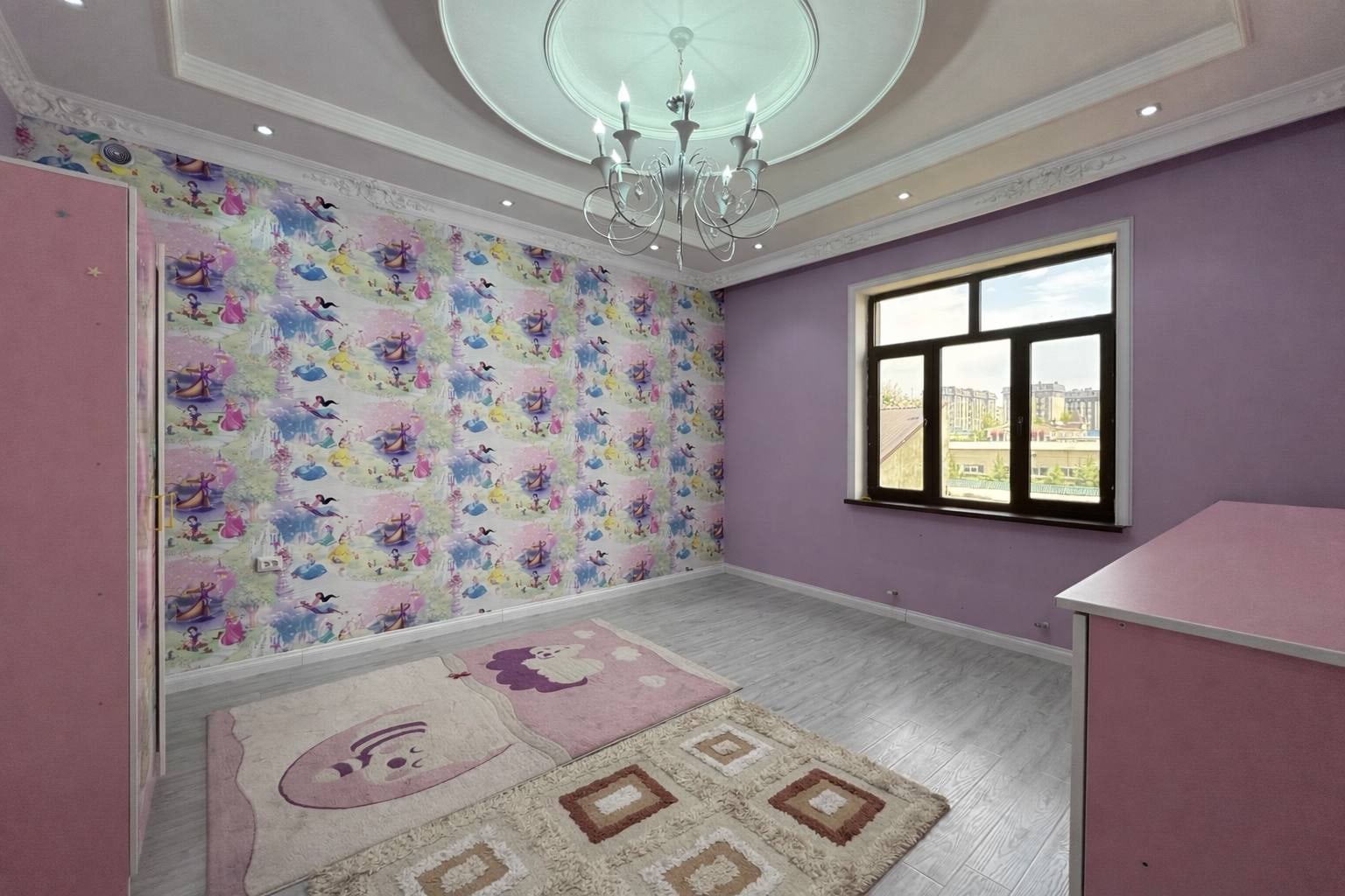 15-room house
