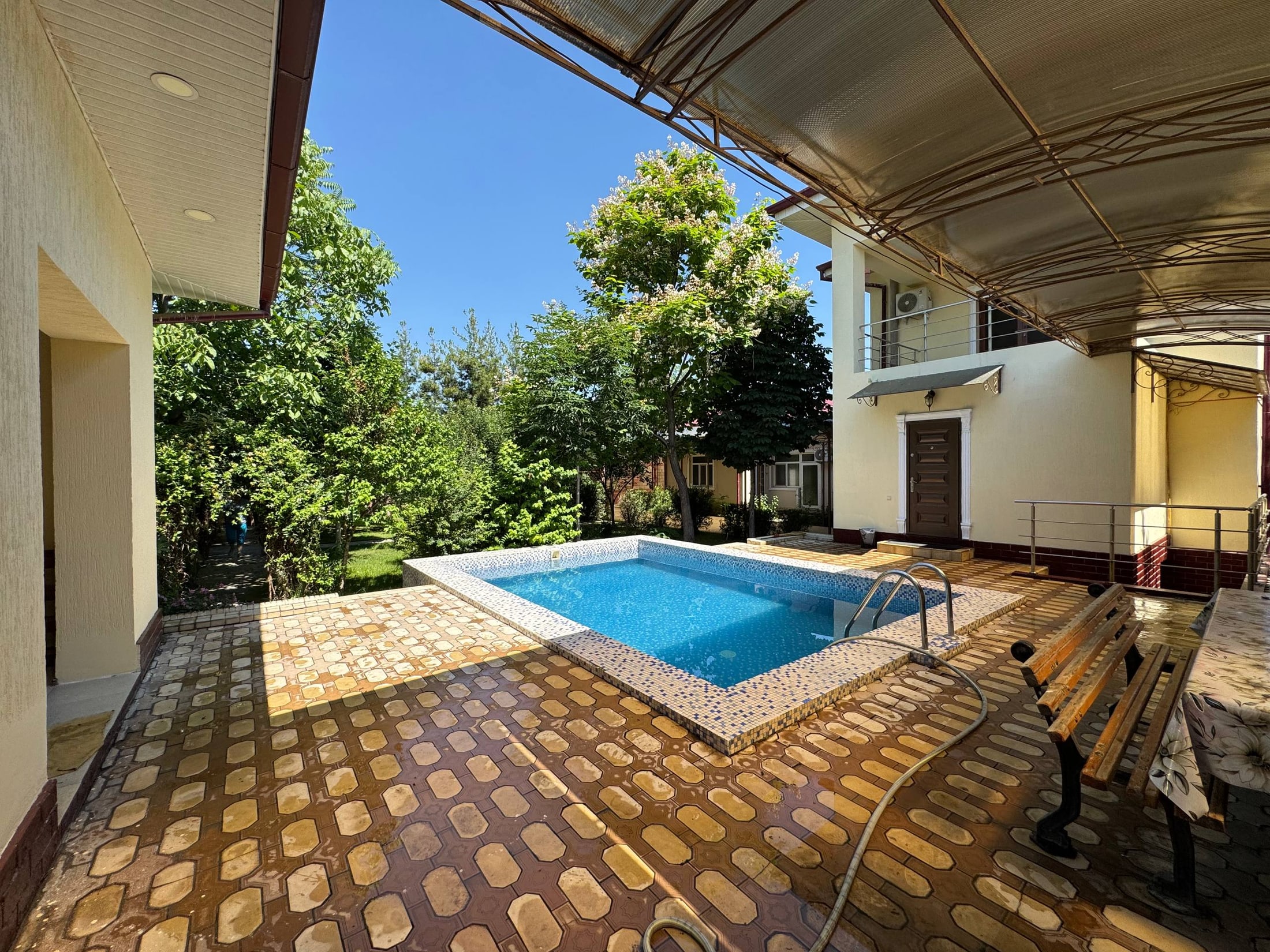 6-room house