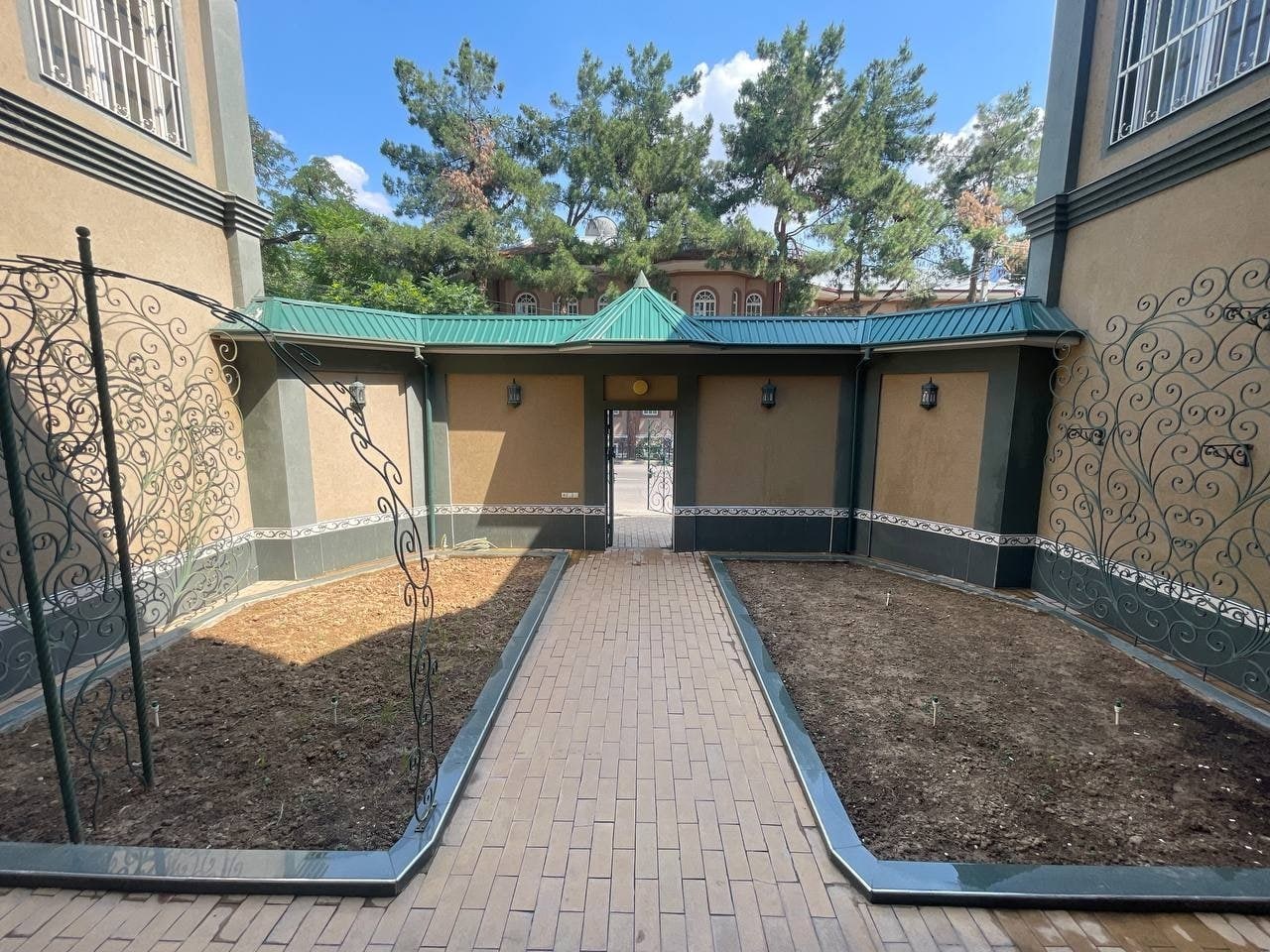 6-room house