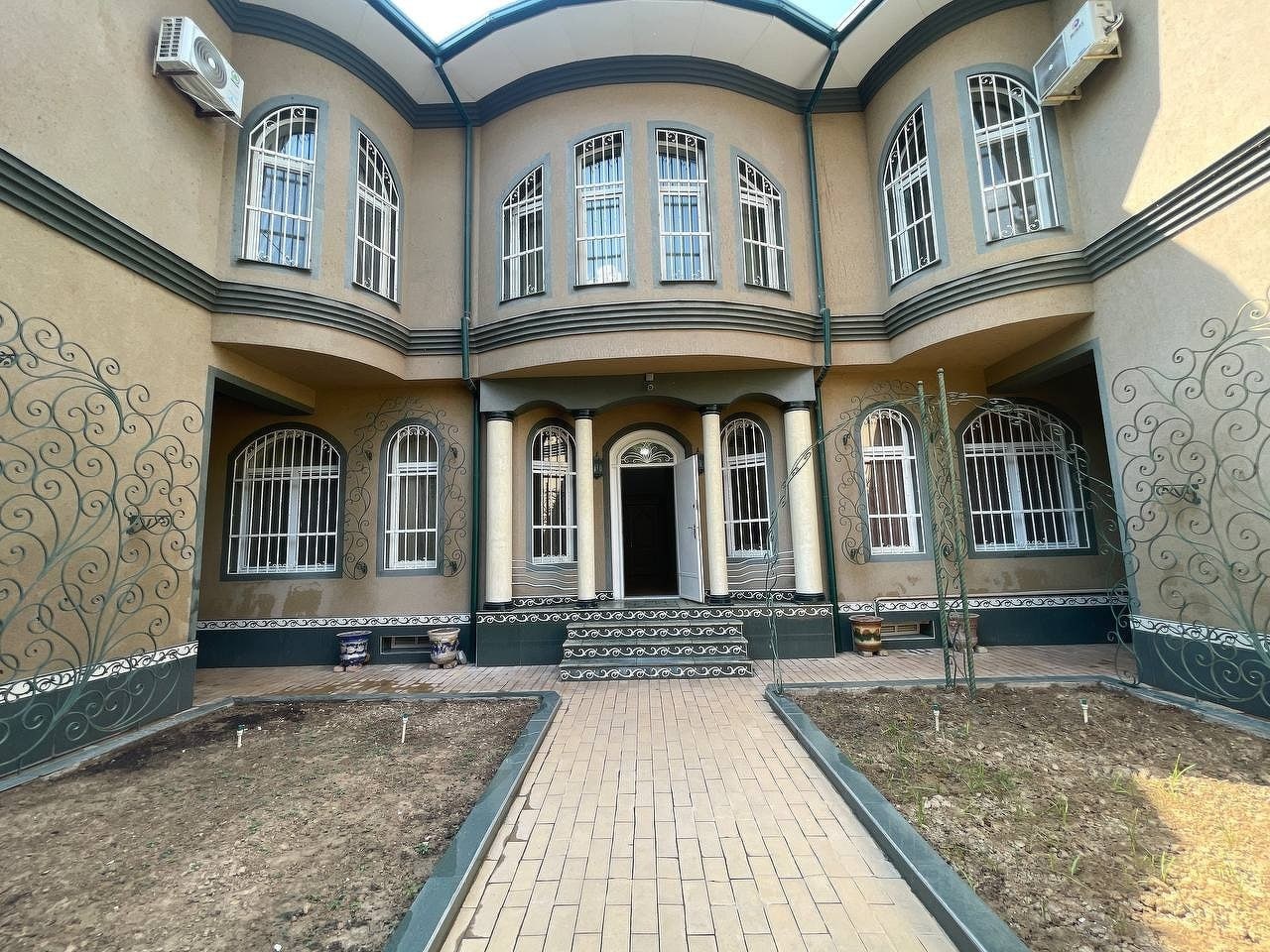 6-room house