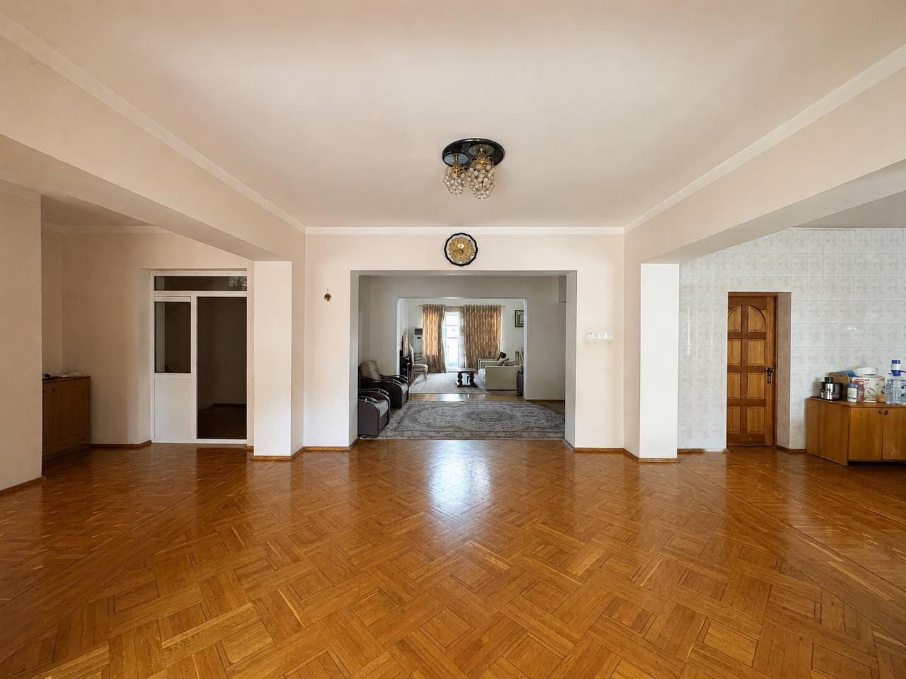 8-room house