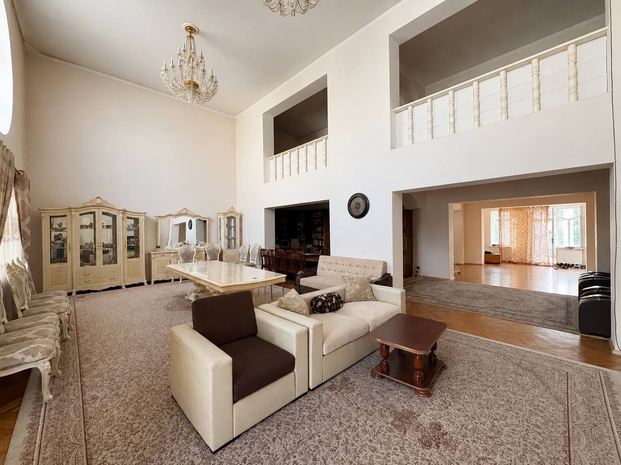 8-room house