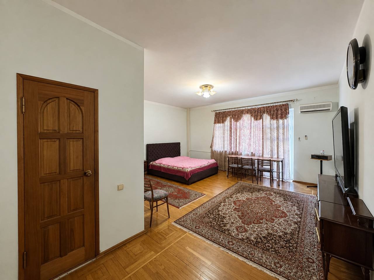 8-room house