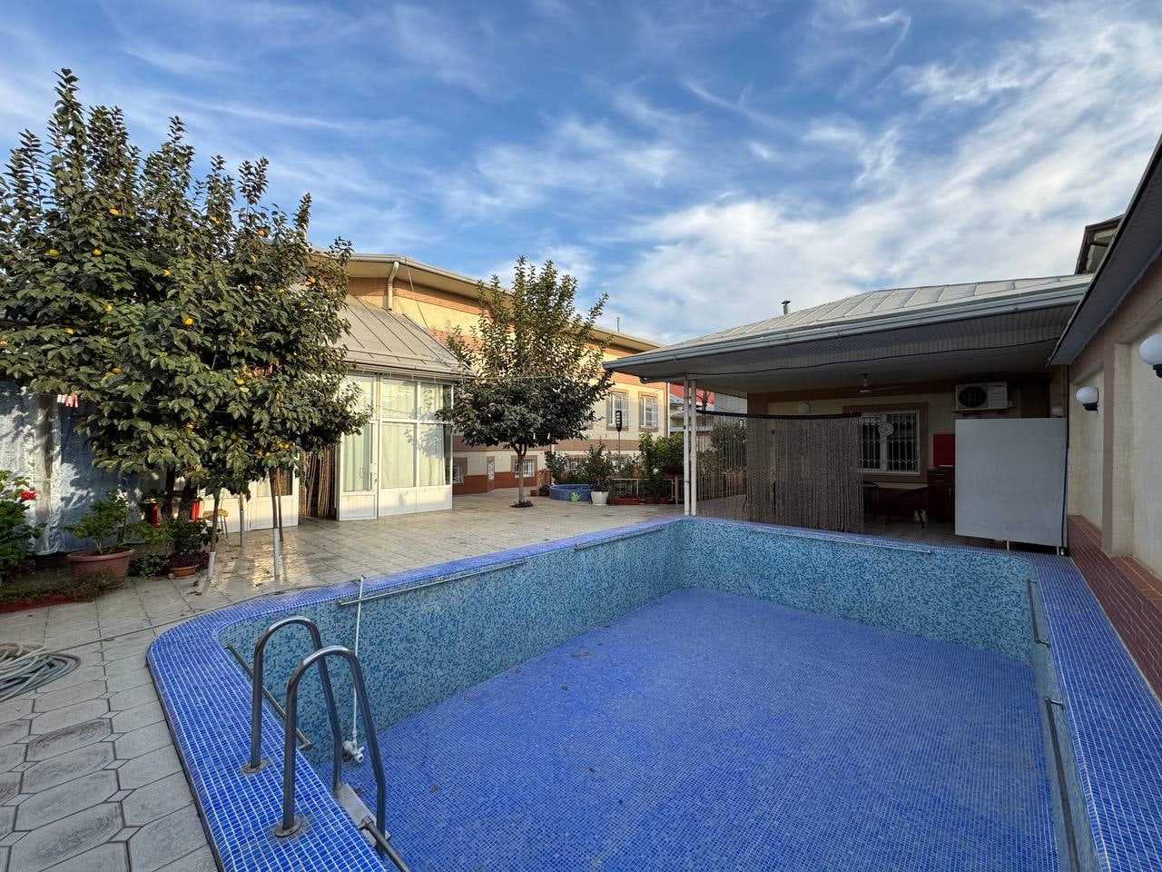 10-room house