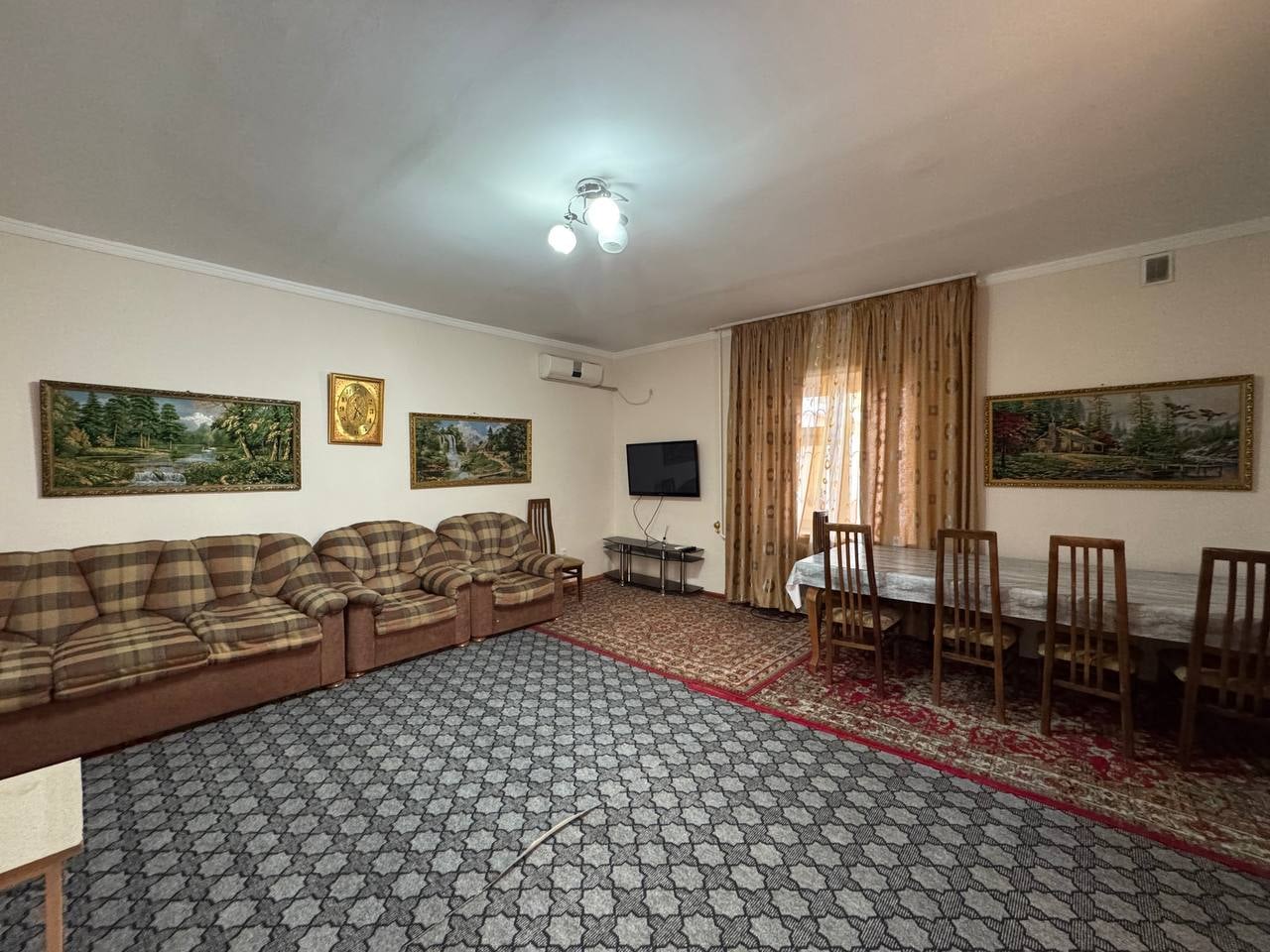 10-room house