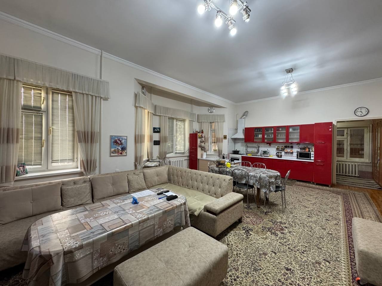 10-room house